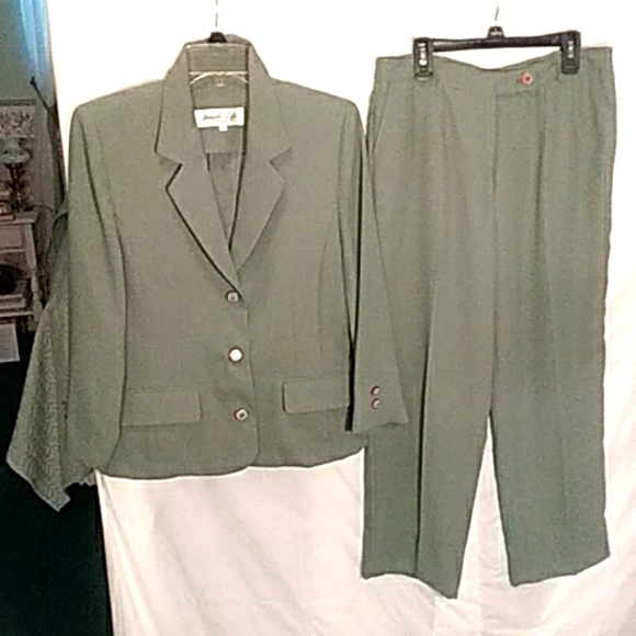 Simple Life pantsuit size 77 (comparably to size 10) - Picture 2 of 3
